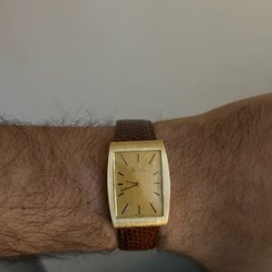 Vintage 18k yellow gold 1969 zenith tank style watch
